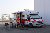 こちらは同じイタリア赤十字の移動診療所。