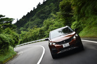 「3008」には、現行型「308」から導入が進められている新開発のプラットフォーム「EMP2」が用いられている。