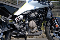 ハスクバーナ・ヴィットピレン401(6MT)/KTM 390デューク(6MT)/ハスクバーナ・スヴァルトピレン250(6MT)/トライアンフ・スピード400(6MT)【試乗記】の画像