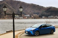 現行型のデビュー当初に1万2000台とされていた「プリウス」の月間販売目標台数は、マイナーチェンジを機に6600台へと見直されている。