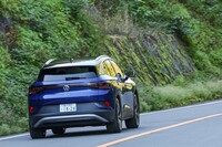 電気自動車専用プラットフォーム「MEB」を使う「ID.4」。フォルクスワーゲンとしては久しぶりの後輪駆動(が基本)となるのが特徴だ。