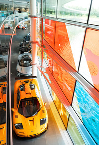 MTCでは、マクラーレンの歴代ハイパフォーマンスモデルが来場者を迎えてくれた。写真手前から「F1 LM」「スピードテール」、そして「P1」。