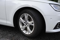 試乗車のタイヤは「ミシュラン・プライマシー3」。サイズは前後とも225/50R17。