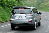 【スペック】
	アウトランダー(ベース車):全長×全幅×全高=4640×1800×1680mm/ホイールベース=2670mm/車重=1620kg/駆動方式=4WD/2.4 リッター直4 DOHC16バルブ(170ps/6000rpm、23.0kgm/4100rpm)