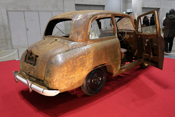 「オオタPA4型」のリアビュー。筆者は20年以上前に『CAR GRAPHIC』のイベントでこの個体を見たことがあり(当時からこうした状態だった)、その後の行方が気になっていたのだが、収まるべきところに収まっていて安心した。