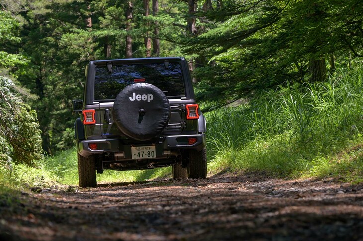 高い悪路走破性に加え、オンロードでの快適性も併せ持っていた「スポーツ」グレード。価格以外にも、積極的に選ぶ理由のあるグレードといえるだろう。