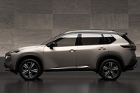 ボディーサイズは全長×全幅×全高=4660×1840×1720mmと、先代(同=4690×1820×1740mm)より全長と全高が縮小。それでも車内空間のゆとりは、先代より増している。