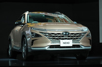 日本で買える最もコンパクトなFCV「ヒョンデ・ネッソ」。コンパクトとはいえ、そのサイズは全長×全幅×全高=4670×1860×1640mmで、車重も1870kgもある。