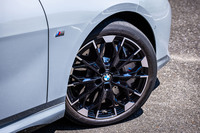 今回の試乗車は、10万1000円の有償オプションとなる19インチの「MアロイホイールYスポークスタイリング997Mバイカラー」に、235/40R19サイズの「グッドイヤー・イーグルF1アシメトリック6」タイヤを組み合わせていた。