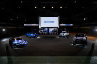 トーヨータイヤが東京オートサロンへの出展を予定していた4台の車両。「ランドローバー・ディフェンダー」や「三菱エクリプス クロスPHEV」といった最新モデルの姿も。