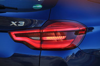 立体的な造形が与えられたリアコンビランプ。光源にはLEDを採用している。