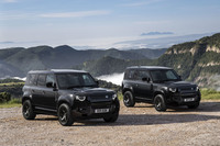「ランドローバー・ディフェンダー」を真っ黒に仕立てた限定車「ダブルオーブラックエディション」登場