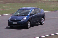 『webCG』アオキ、「プリウス」で走る、攻める!