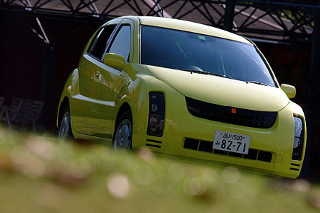 【スペック】全長×全幅×全高=3695×1675×1535mm/ホイールベース=2370mm/車重=1265kg/駆動方式=FF/1.3リッター直4DOHC16バルブ(87ps/6000rpm、12.3kgm/4400rpm)/車両本体価格=126.0万円(テスト車=131.1万円/CD・MD一体AM/FMマルチ電子チューナー付ラジオ&6スピーカー)