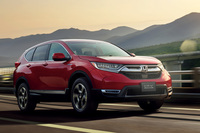 2018年登場の先代「ホンダCR-V」。SUVブームのなかにもかかわらず販売は低迷。現行型へのモデルチェンジを機に、CR-Vの日本での販売は終了となってしまった。(燃料電池車のリース販売は除く)