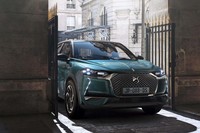 「DS 3クロスバック」に最上級のインテリアパッケージ追加設定