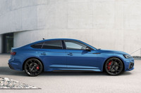 アウディの「RS 4アバント」「RS 5スポーツバック」に限定モデル「RSコンペティション」登場 専用チューンで走りを強化の画像