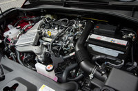 「G-T」と「S-T」に搭載される1.2リッター直4直噴ターボエンジン。最高出力116ps、最大トルク18.9kgmを発生する。