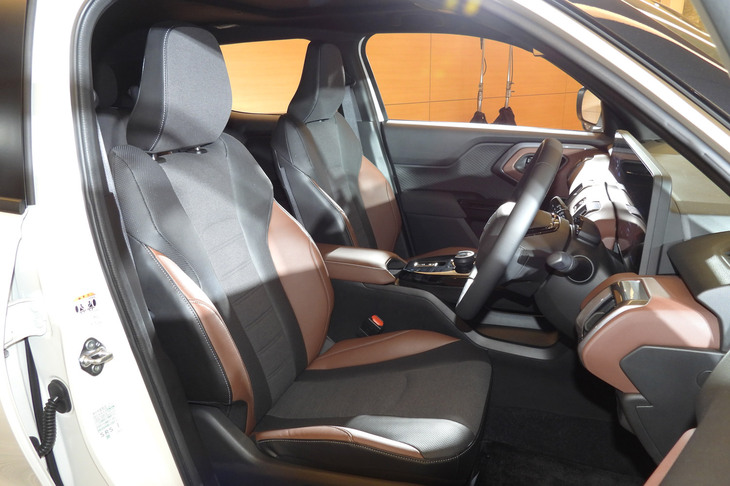 スズキeビターラZ(フロントシート)