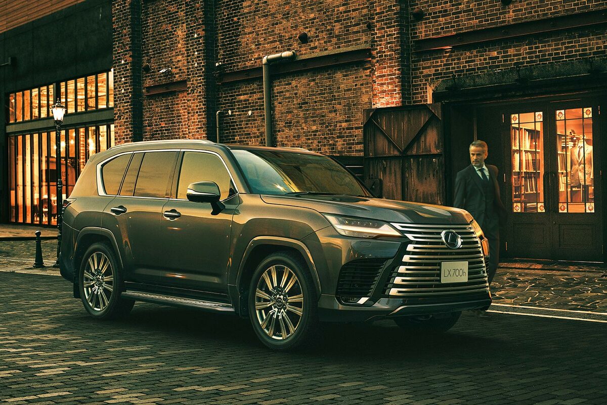 LX700h様向けです。 LEXUS、「LX」を一部改良するとともに新開発ハイブリッドシステムを