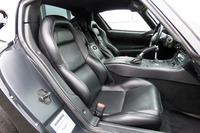 「バイパー」の助手席。……この写真に、特に他意はありませんよ?