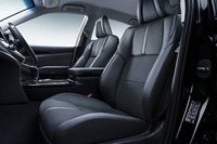 漆黒のグリルが目を引く、「トヨタ・クラウン」の特別仕様車登場の画像