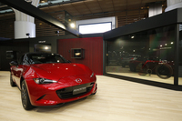 「This is Mazda Design. CAR as ART」の会場から