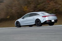 駆動用リチウムイオンバッテリーの容量は107.8kWh。WLTCモードの一充電走行距離は601km。