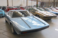 「フェラーリ・レインボー」1976年コンセプト。「フェラーリ308GT4」のフロアを短縮したうえで、新たなボディーを提案した。運転席にいたまま収納できるルーフが特徴だったが、あまりに斬新すぎたため、マラネッロは生産を拒否した。
