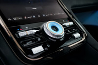 ベントレーが初のフル電動SUV「トルカル」を世界初公開の画像