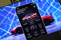 「myChevroletアプリ」の画面。車両の状態確認や空調の操作などが、遠隔で可能となる。