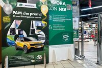 「ジープ・アベンジャー100%エレクトリック」。シエナで2023年12月。