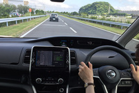 自動運転技術「プロパイロット」を使った、テストドライブの様子。