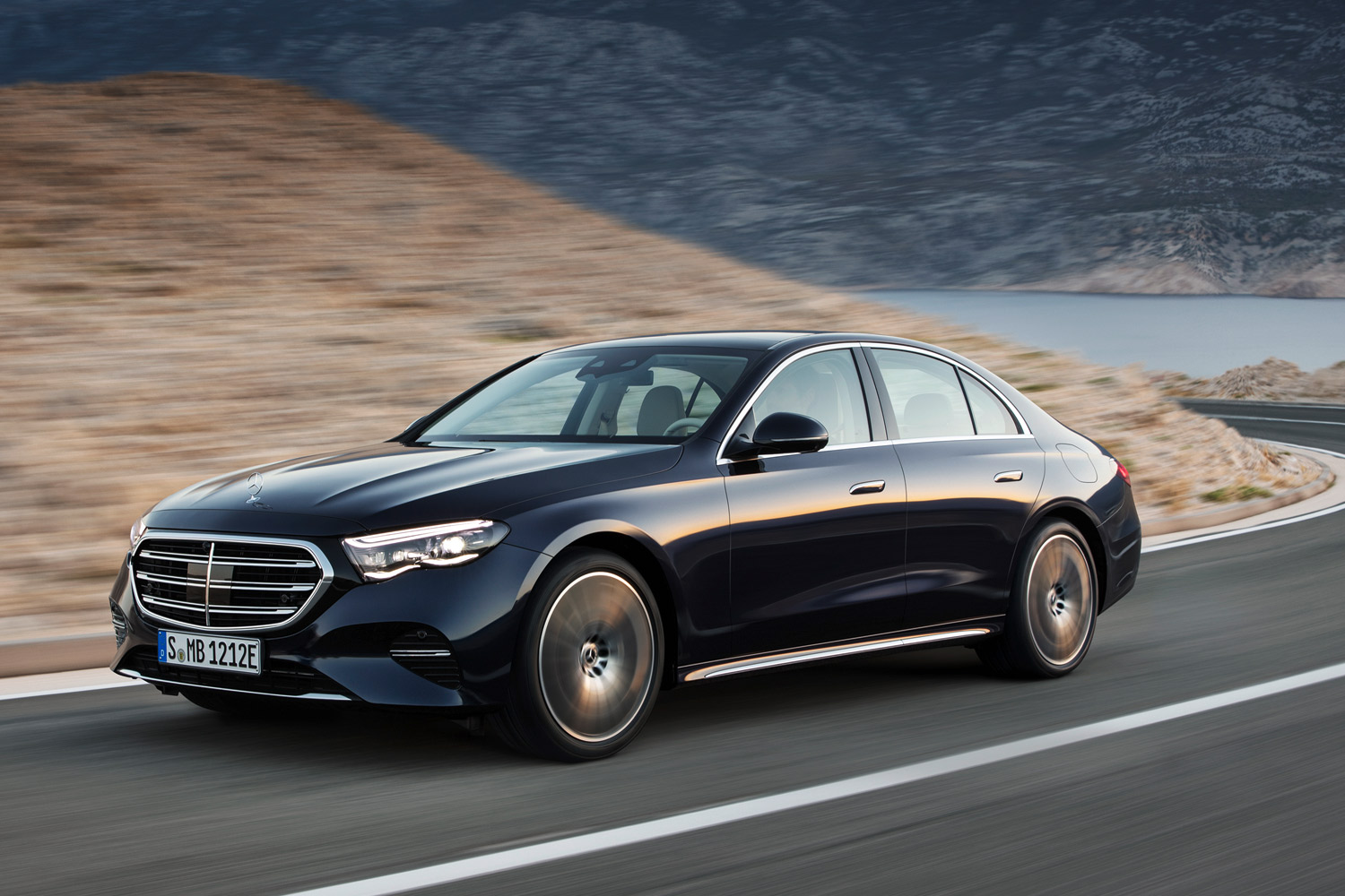 メルセデス・ベンツが新型「Eクラス」を発表 ラインナップの半数
