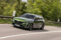 「308 GTハイブリッド」はスポーティーな走りを求めるユーザーも満足させてくれる。欧州仕様車の場合、0-100km/hの加速タイムは7.5秒となっている。