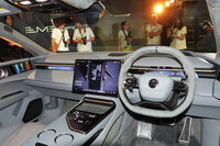 ロータスが新型車「エメヤ」を日本初公開 高い動力性能を誇るEVグランドツアラーの画像