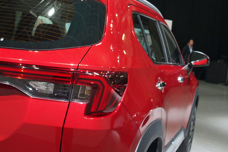 ホンダWR-V(リアコンビランプ)