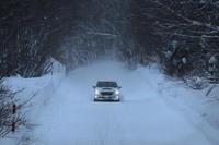 同門対決の第1弾はスバルの新型「レヴォーグ」です。“共通する価値”と“異なる性能”が、直接比較から浮き彫りになります。(photo:北畠主税)