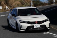世界最速FFマシンとしてさらに磨きがかかった「ホンダ・シビック タイプR」の魅力を余すところなくリポートしています。日本が誇る一台といえるでしょう。(photo:北畠主税)