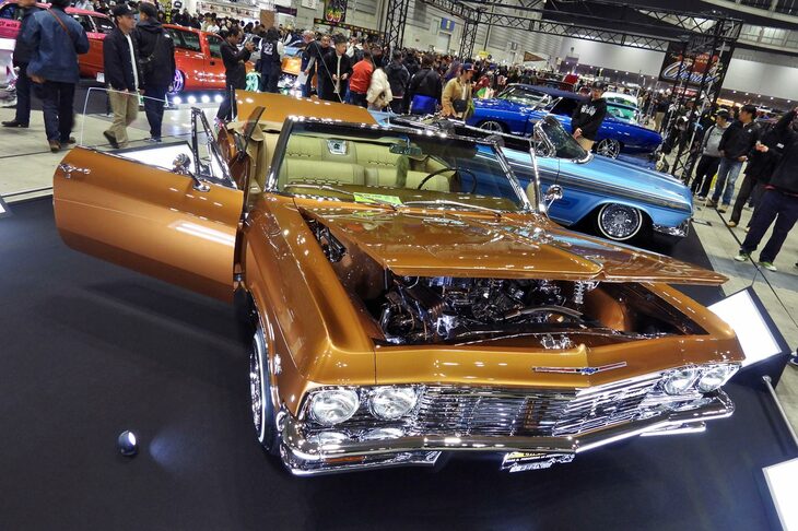 これも「シボレー・インパラ コンバーチブル」か? 車名・年式をチェックしそびれてしまった。