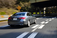 車線維持支援機能については、白線が引かれていない芝などの路肩にも反応するようになり、また3段階で感度が調整できるようになった。