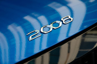 プジョーのBセグメントSUVとしては2代目のモデルとなる「SUV 2008」。「CMP(コモンモジュラープラットフォーム)」を用いる「208」をベースに開発された、コンパクトSUVである。