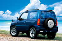 軽自動車規格の改定に合わせ、1998年にデビューした3代目。“乗用車ライク”なデザインや2WD車の設定などで物議をかもした(?)世代だが、結果的に初代、2代目を上回るロングセラーモデルとなった。