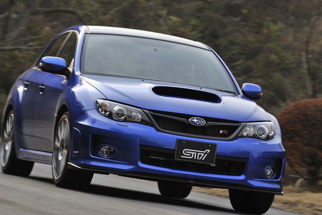【スペック】WRX STI tS:全長×全幅×全高=4580×1795×1465mm/ホイールベース=2625mm/車重=1470kg/駆動方式=4WD/2リッター水平対向4DOHC16バルブターボ・インタークーラー付き(308ps/6400rpm、43.8kgm/3200rpm)/価格=472万5000円(テスト車=同じ)