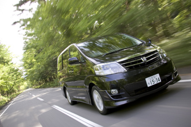 【スペック】MS(8人乗り):全長×全幅×全高=4840×1805×1935mm/ホイールベース=2900mm/車重=1910/駆動方式=FF/3リッターV6DOHC 24バルブ(220ps/5800rpm、31.0kgm/4400rpm)/価格=342万3000円(テスト車=444万9900円/スーパライブサウンドシステム+G-BOOK ALPHA専用DCM=60万2700円/SRSサイド&カーテンシールドエアバッグ=7万3500円/ツインムーンルーフ=11万250円/H∞−TEMS=7万3500円/デュアルパワースライドドア=13万2300円/寒冷地仕様=3万4650円)