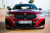 BMWは「2シリーズ クーペ」のマイナーチェンジモデルを2024年8月に欧州で発売する。外観のリフレッシュや快適・安全装備の充実に加え、デジタル化の推進、新たなオプションパッケージの設定などで、アップデートされている。