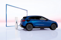 「メルセデス・ベンツEQA」がマイナーチェンジ 新電池の採用で航続可能距離が大幅に拡大の画像