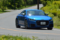 新型「アウディTT RS」では、アウディドライブセレクトと4WDシステムが協調制御される。このため、先代モデルより緻密な駆動力配分が可能になっている。