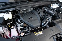 どこか懐かしい「TURBO」のロゴ付きカバーに覆われたT24A-FTS型エンジン。少しざらついたサウンドを放つ。