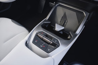 刷新された新型「BMW iX3」のセンターコンソールデザイン。